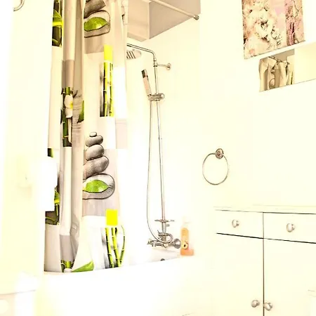 Apartamento Studio In Golfe Juan With Wonderful Mountain View And Balcony 700 M From The Beach