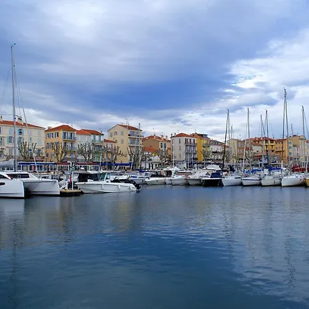 Apartamento Studio In Golfe Juan With Wonderful Mountain View And Balcony 700 M From The Beach